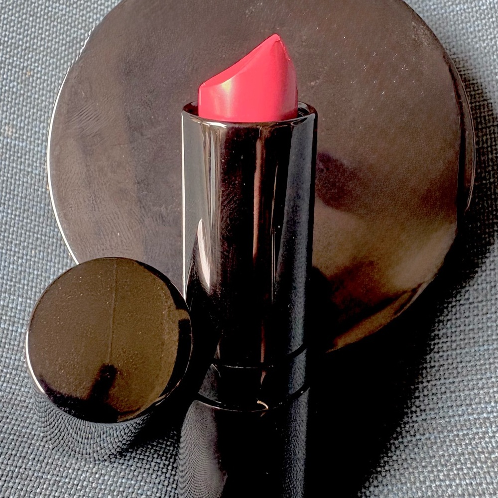 SOLD! Vibrant Rose (neutral) Lipstick